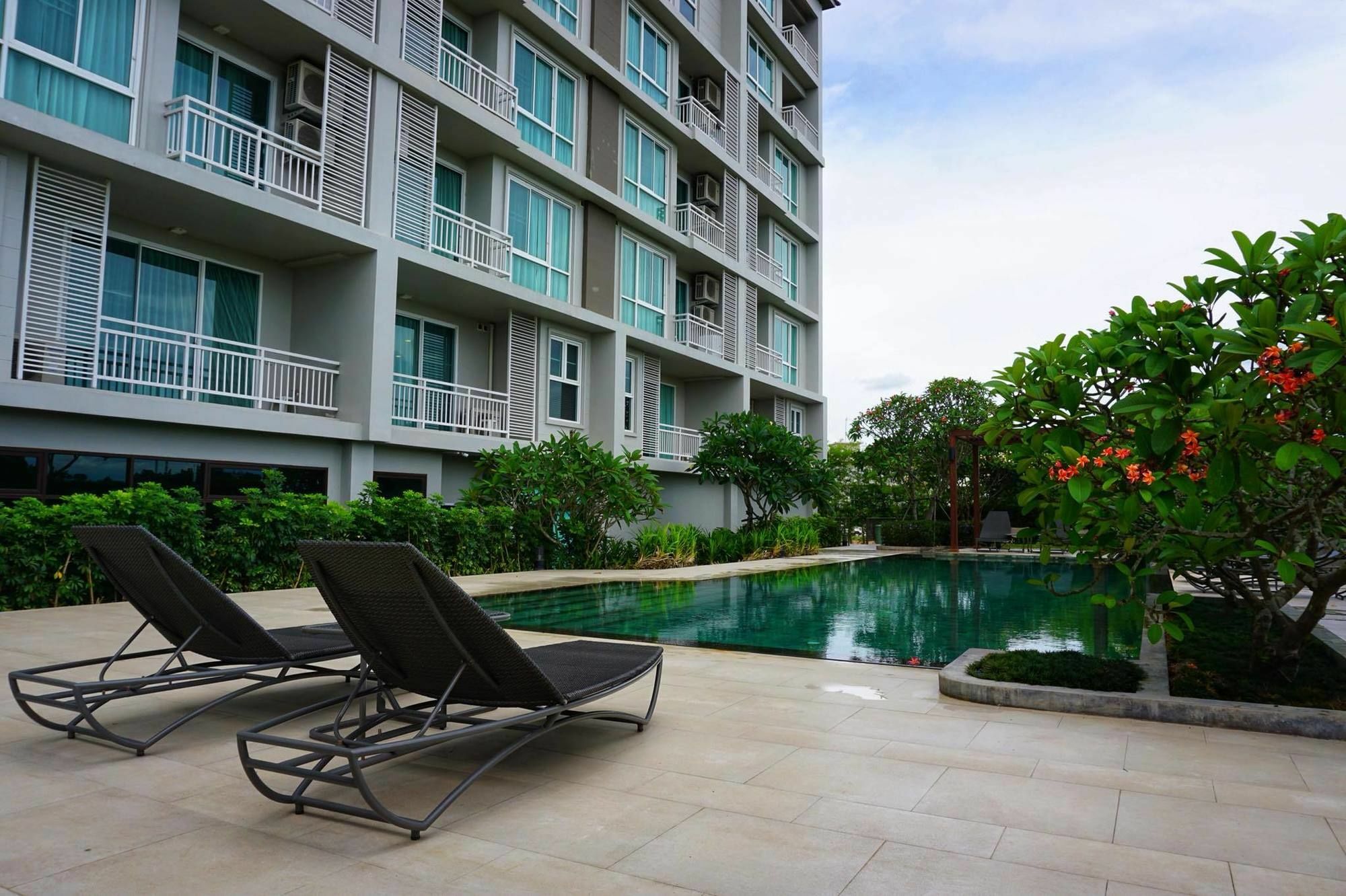 The Garden 304 Hotel